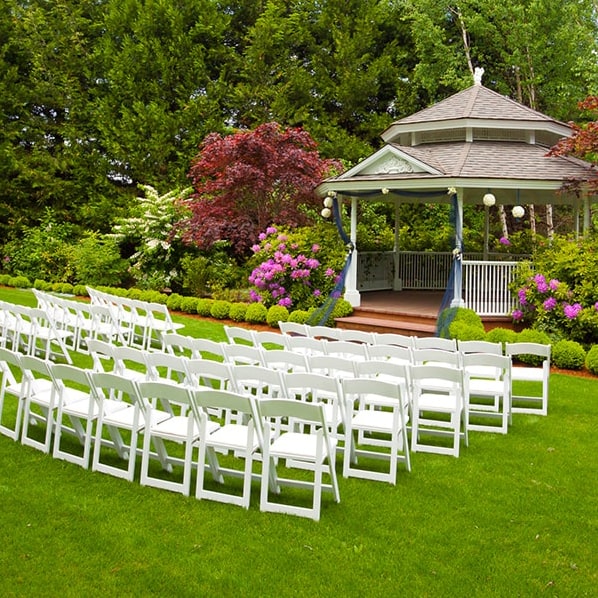 los baños de renta para fiestas son limpiados y desinfectados a fondo antes y después de cada evento